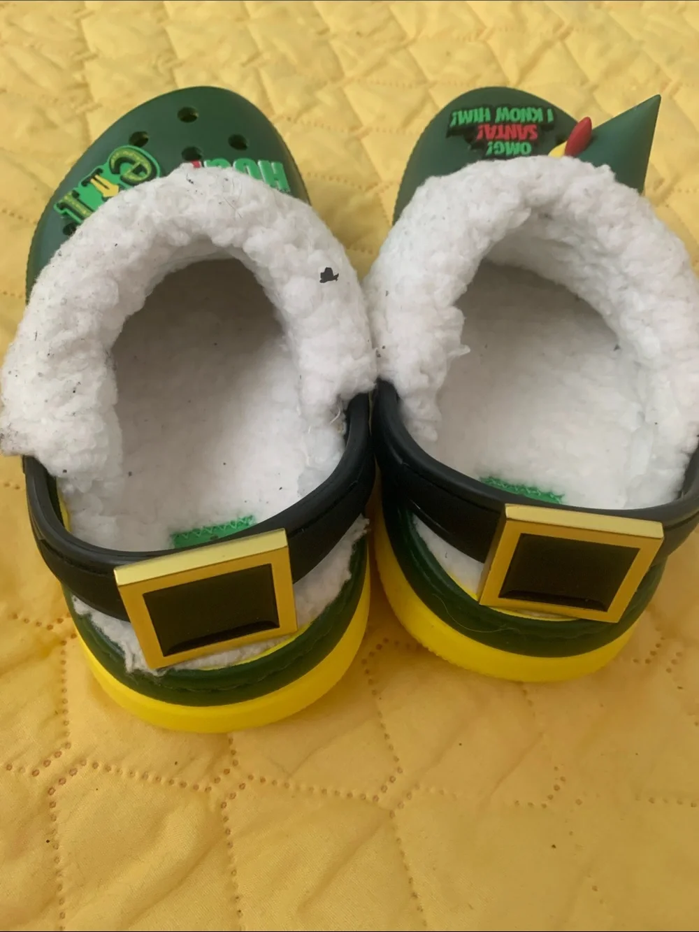 CROCS Kids Green Elf-Themed Clogs with White Sherpa Lining